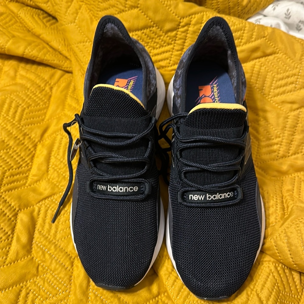NIB New Balance Women's Fresh Foam Roav V1 8.5 WIDE running shoe